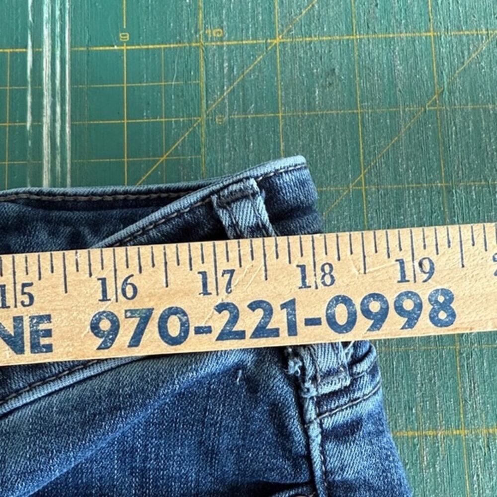 Silver Suki Capri Womens Denim Blue Jeans sz 18 - Picture 5 of 7